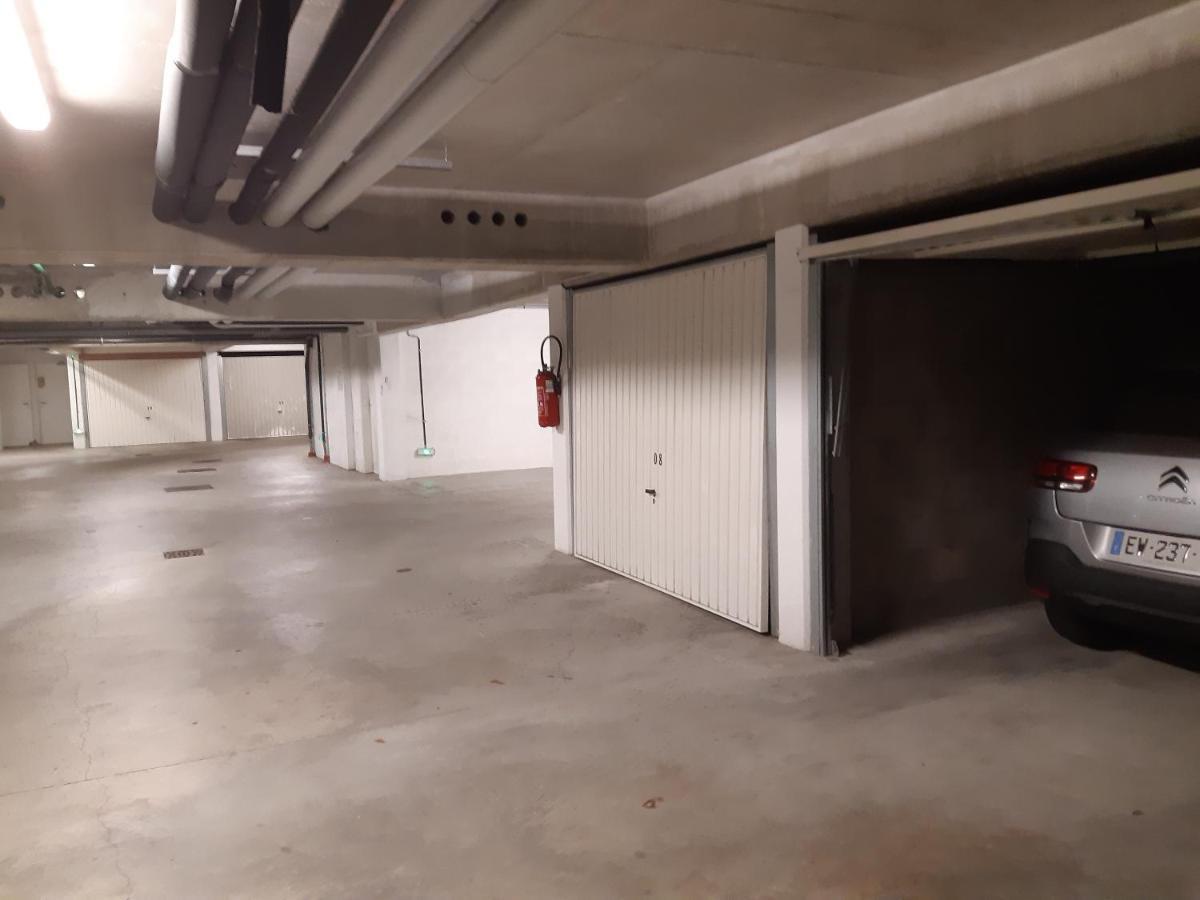 RESIDENCE APPART CENTRE VILLE LORIENT Calme Garage Lorient Exterior foto